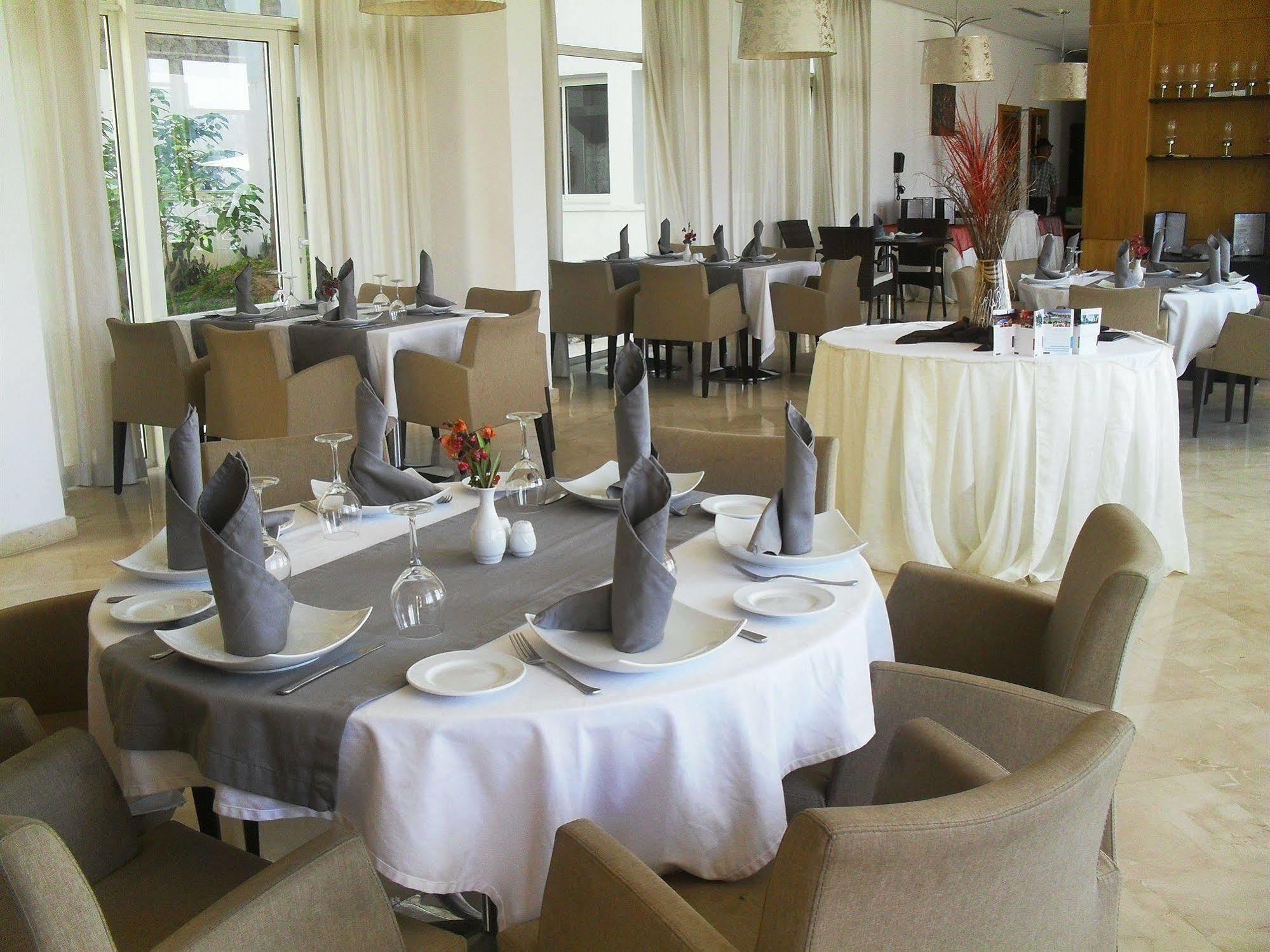 Suites Hotel Mohammed V By Accor Al Hoceïma Kültér fotó